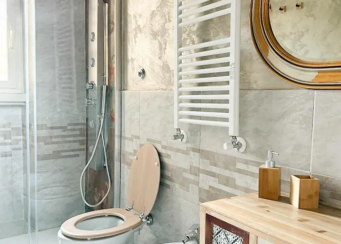 Picchio Garbatella - 800mt To Metro - 3 Stops From The Colosseum 2 Air Conditioned With 2 Bathroom Rom