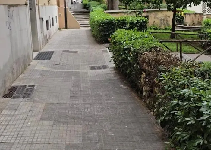 Apartment Picchio Garbatella - 800mt To Metro - 3 Stops From The Colosseum 2 Air Conditioned With 2 Bathroom Rome